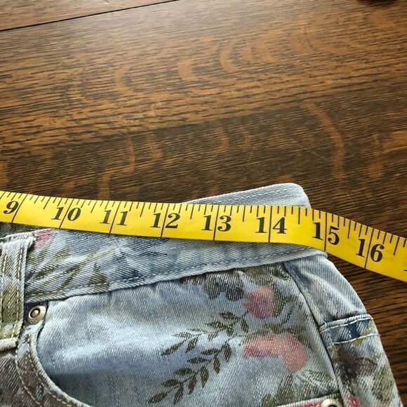 Graff Wear Light Wash Floral Print Cropped Jeans - Picture 9 of 12